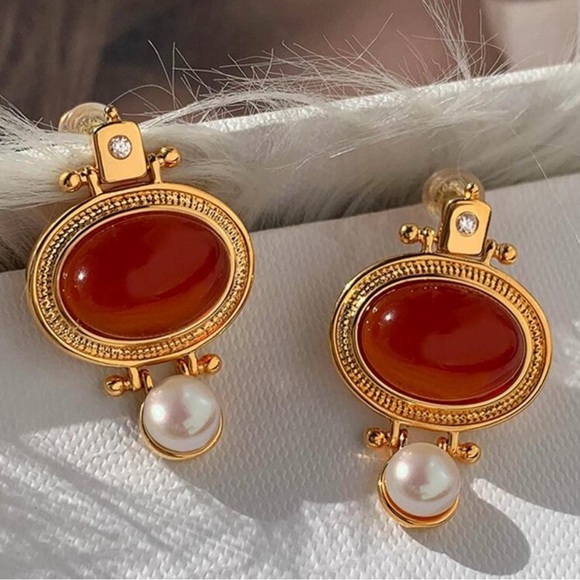 Luxurious earrings in gold plated with stone - Picture 3 of 4